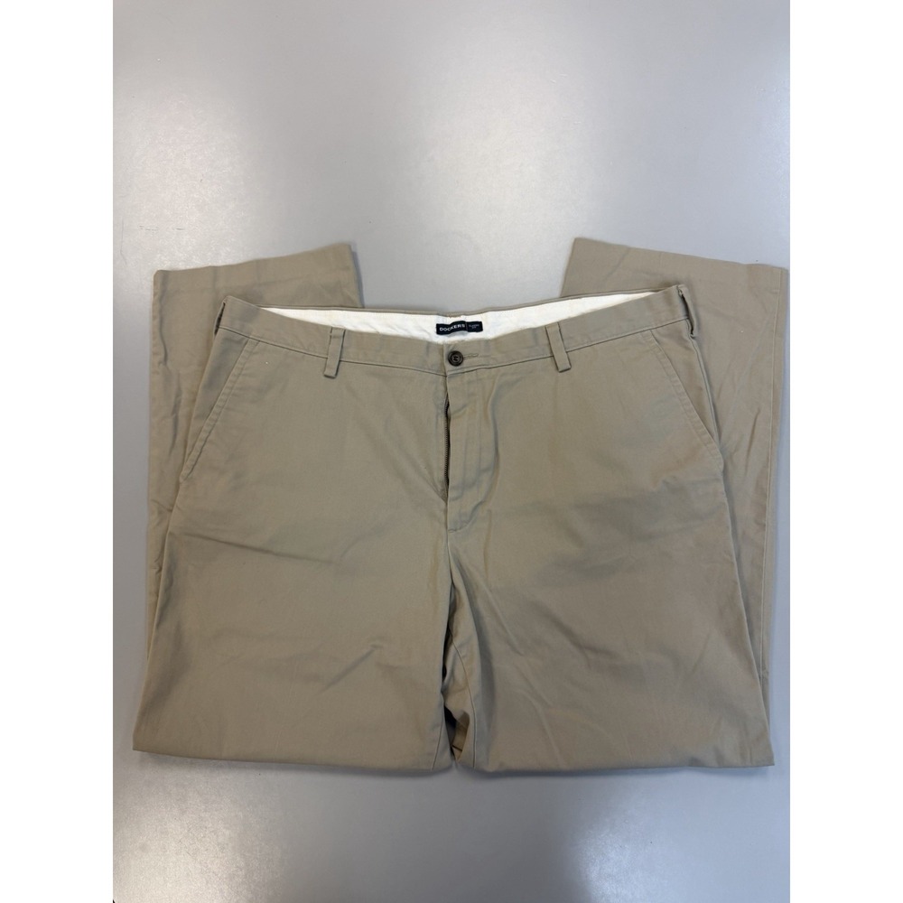 Dockers Pants Mens 42x32 Beige Classic Fit Flat Front‎ Straight Leg Chino - Picture 3 of 5